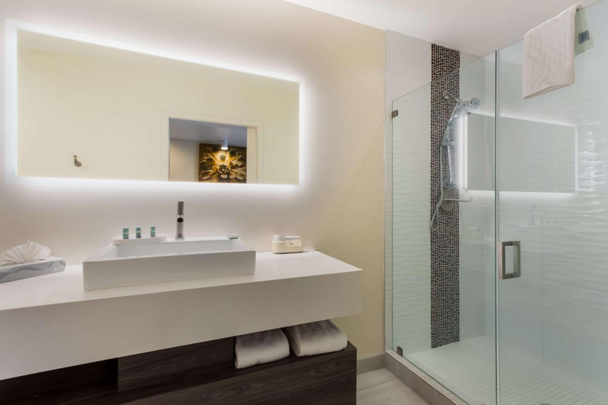 Surestay Plus Hotel By Best Western Tempe University Exterior foto