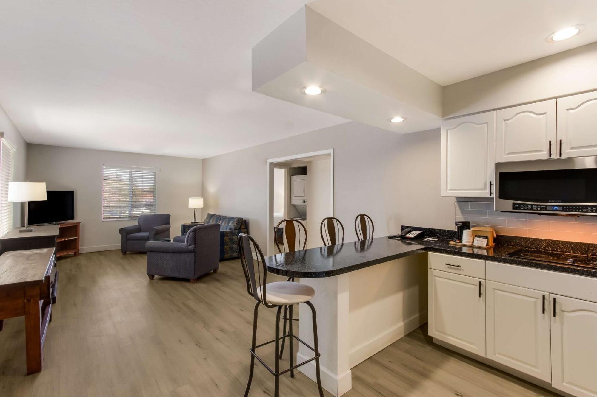 Surestay Plus Hotel By Best Western Tempe University Exterior foto