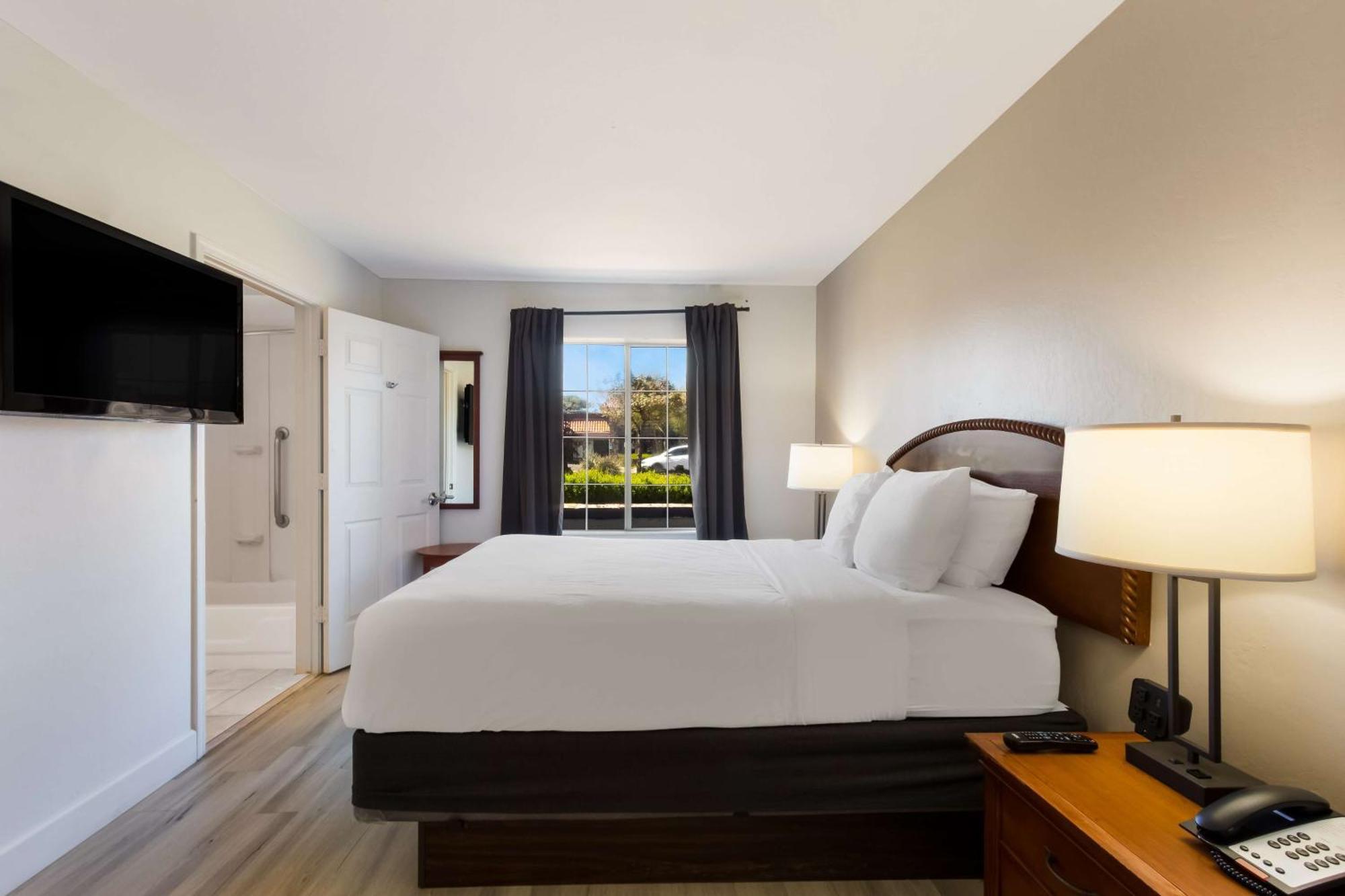 Surestay Plus Hotel By Best Western Tempe University Exterior foto