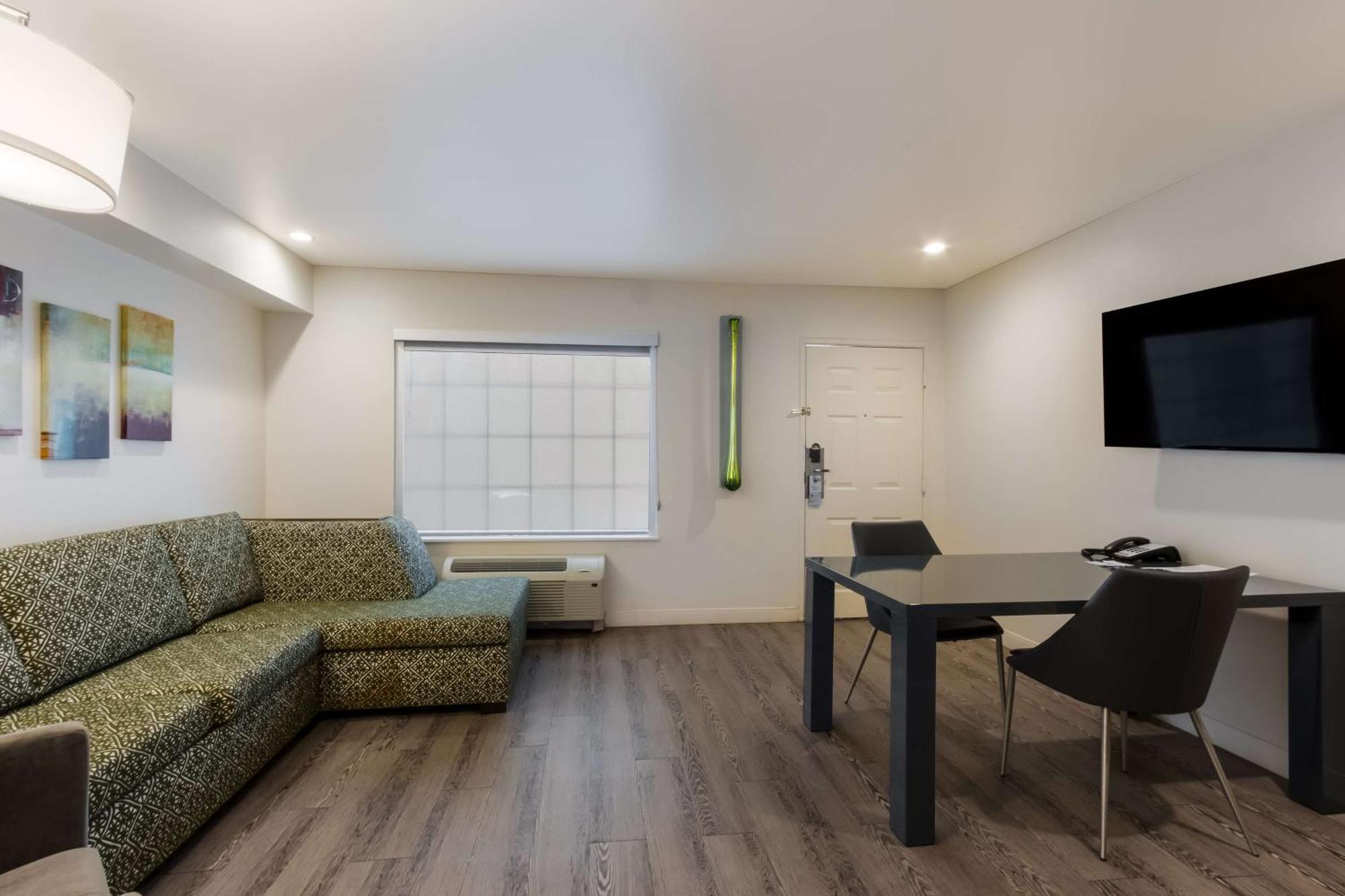Surestay Plus Hotel By Best Western Tempe University Exterior foto