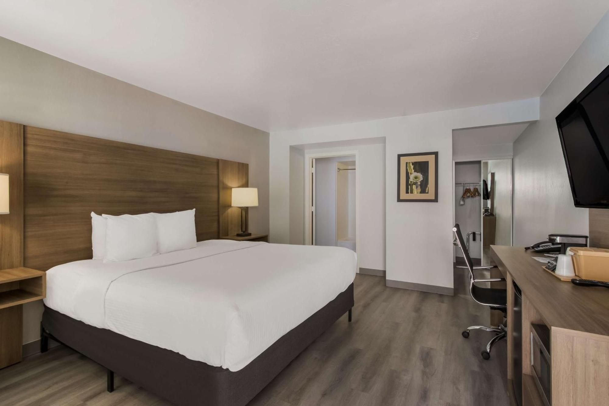 Surestay Plus Hotel By Best Western Tempe University Exterior foto