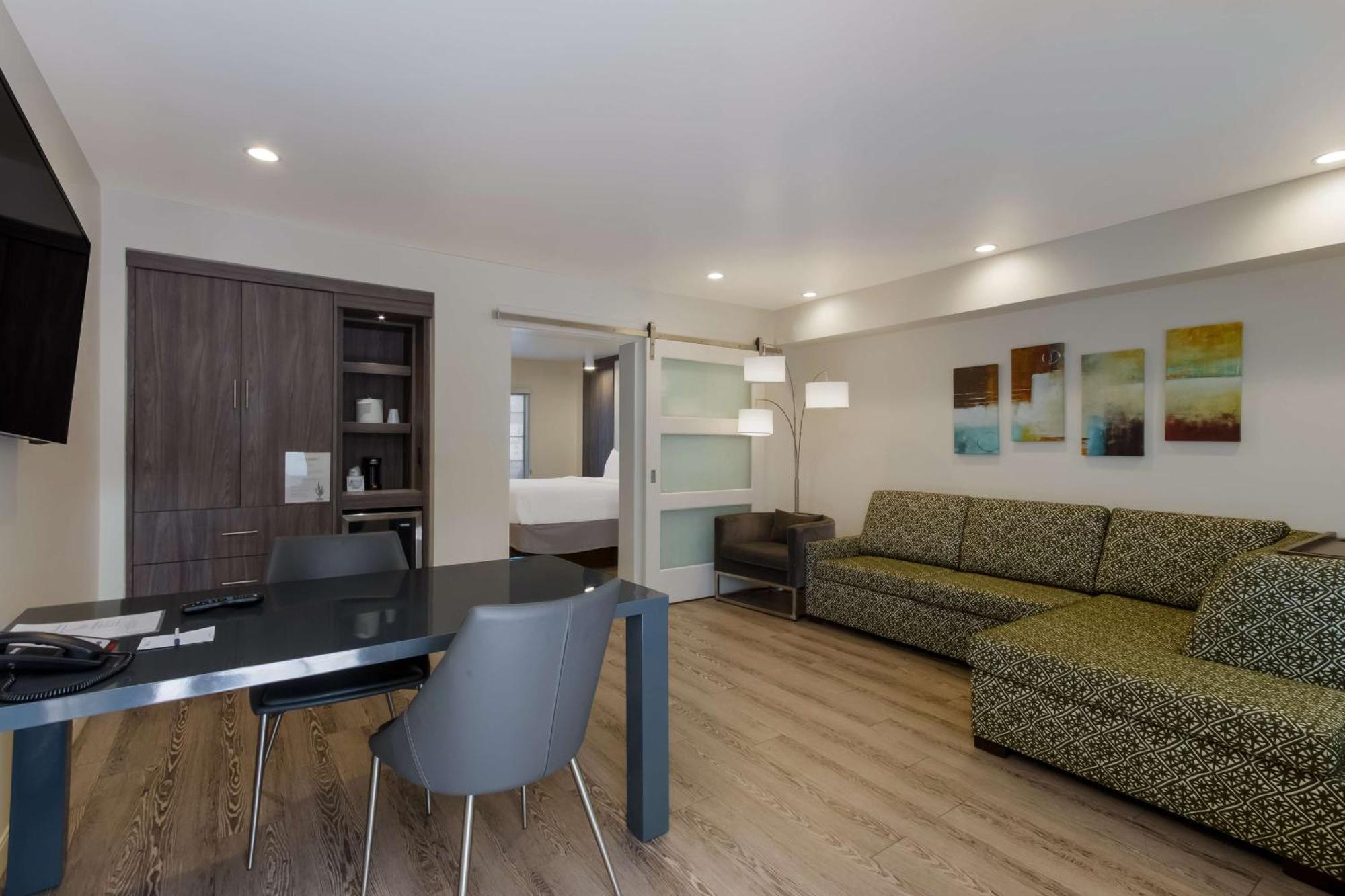 Surestay Plus Hotel By Best Western Tempe University Exterior foto