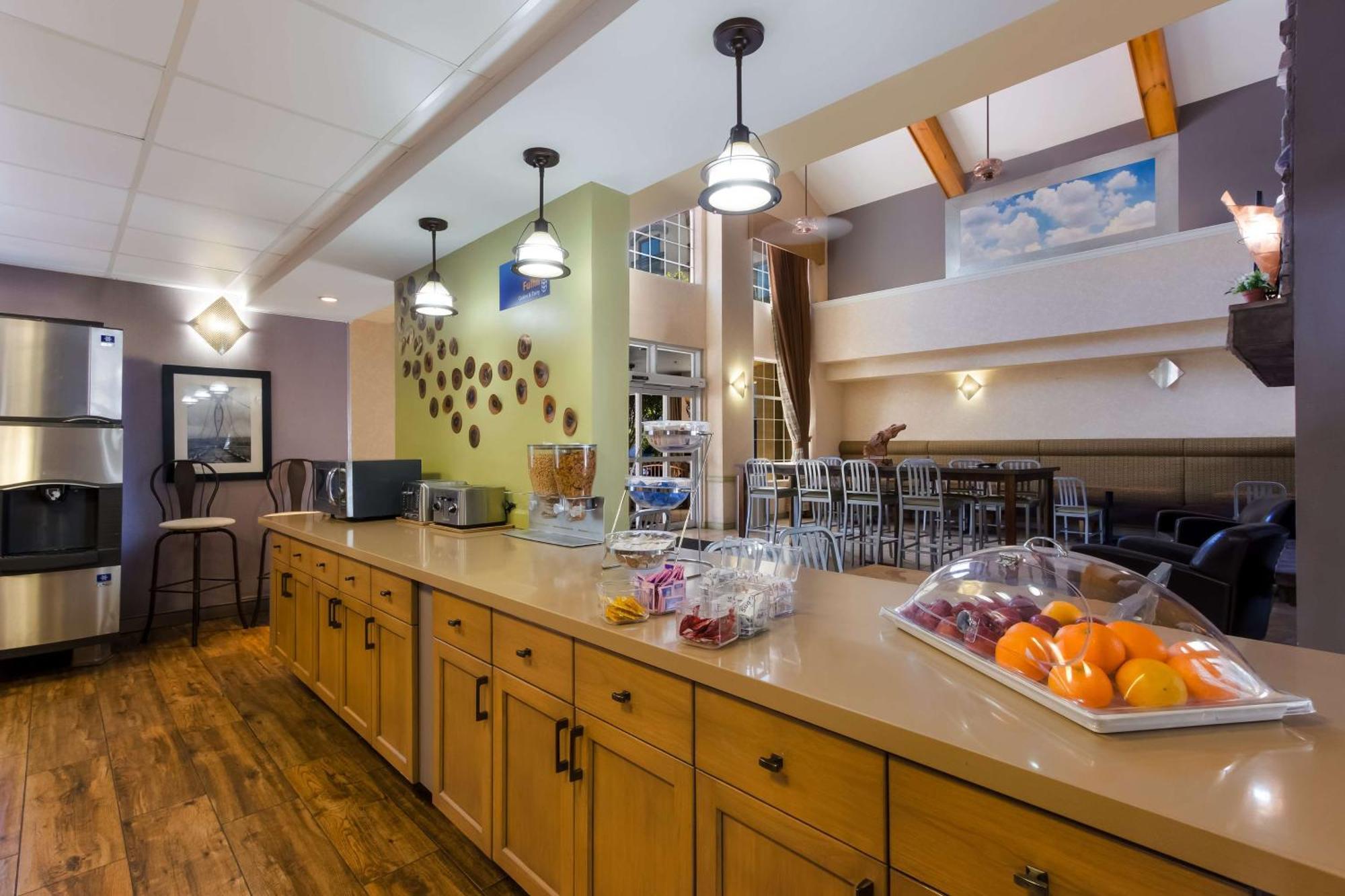 Surestay Plus Hotel By Best Western Tempe University Exterior foto
